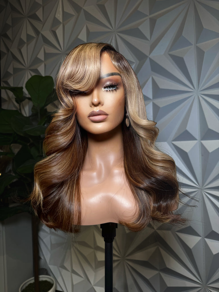 18” Ash blonde wig