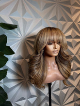 Load image into Gallery viewer, 20” Ash blonde wig (4 bundles)